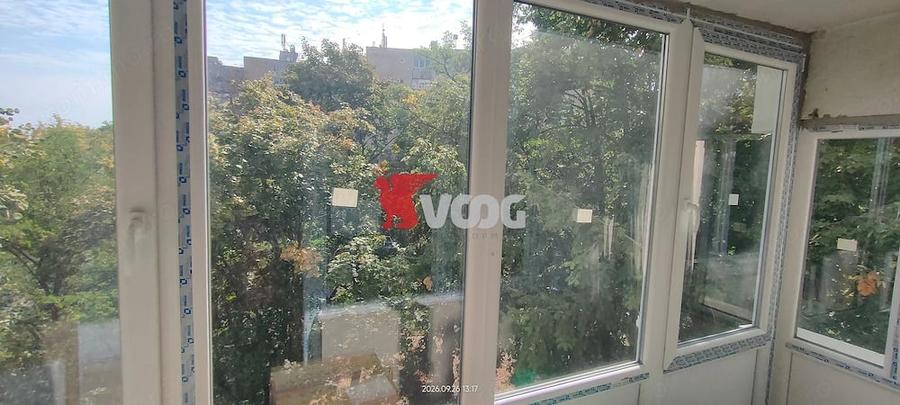 Apartament cu 3 camere semidecomandat în Dacia