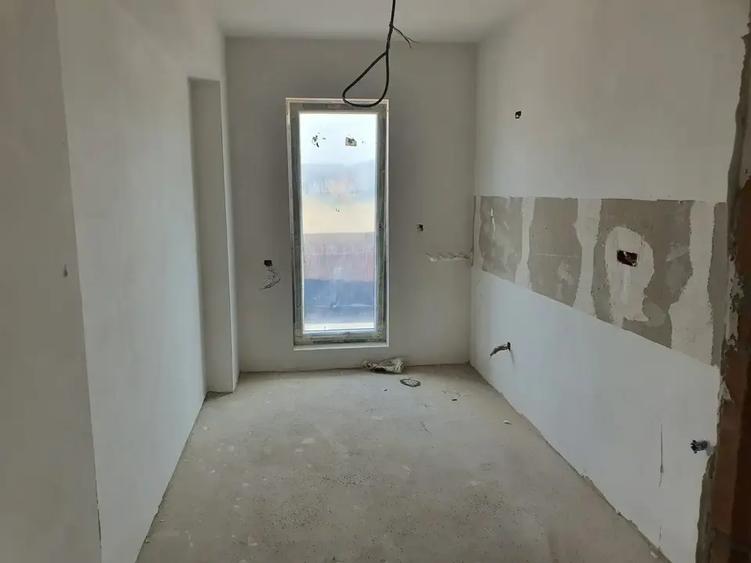 Apartament cu 2 camere decomandat în Titan