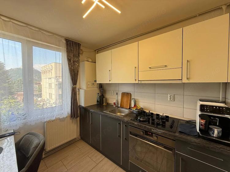 Apartament cu 3 camere semidecomandat în Ultracentral