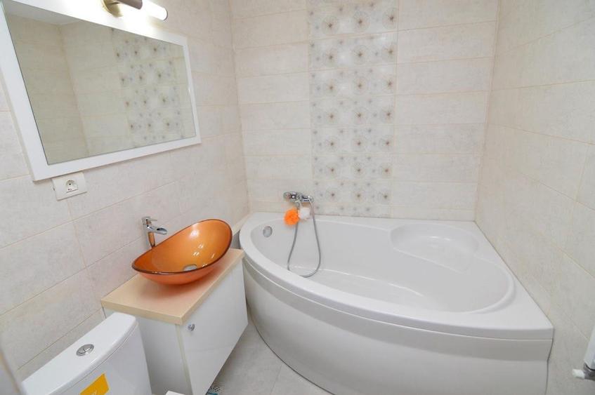 Apartament cu 2 camere decomandat în Vitan
