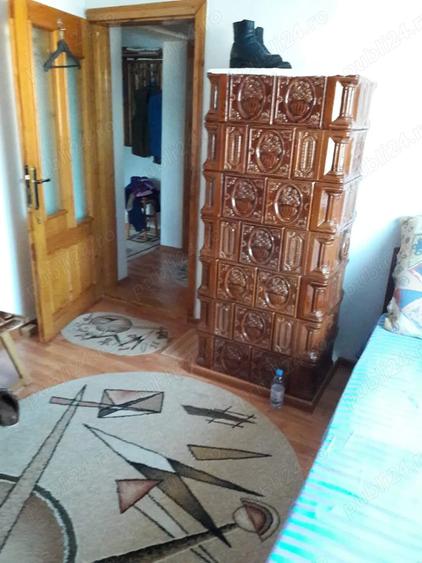 Apartament cu 4 camere decomandat în Vama