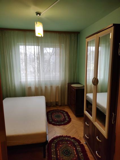 Apartament cu 3 camere semidecomandat în Cetății