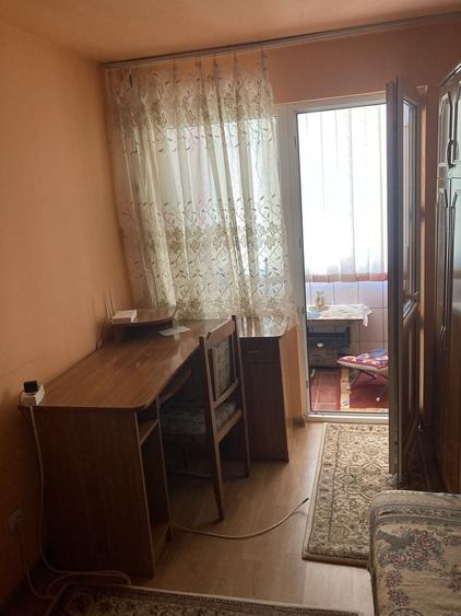 Apartament cu 3 camere decomandat în Crihala