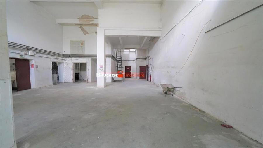 Spațiu comercial, de 1,500 mp, în Vașcău