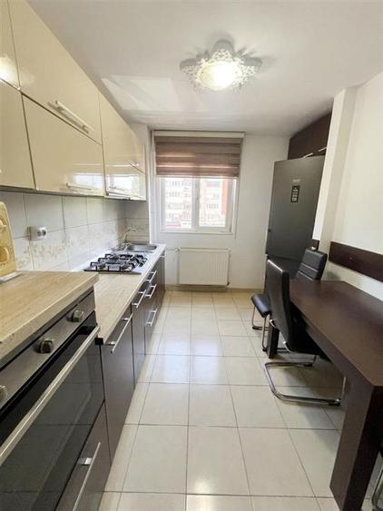 Apartament cu 3 camere decomandat în Dacia