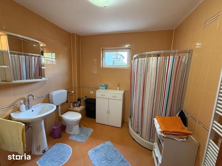 Casă cu 5 camere cu Teren 650 Mp în Chiajna