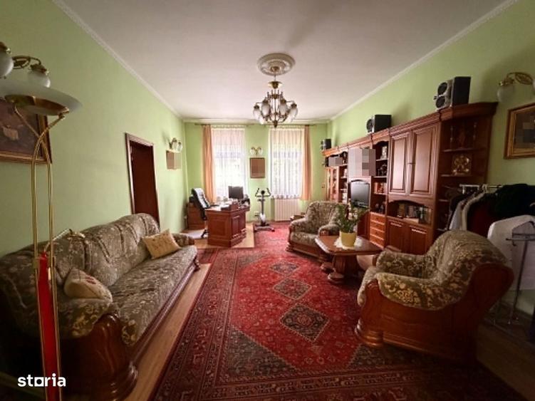 Casă cu 3 camere cu Teren 385 Mp în Central