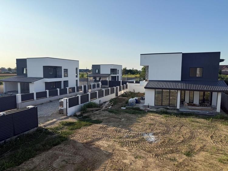 Casă cu 4 camere în Central