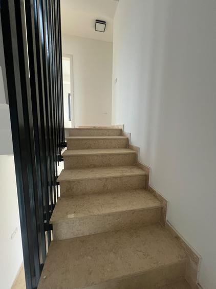 Casă cu 4 camere cu Teren 372 Mp în Agigea