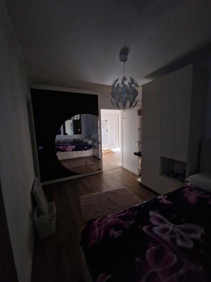 Apartament cu 3 camere decomandat în Popoveni