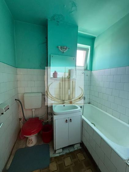 Apartament cu 3 camere decomandat, mobilat în Girocului
