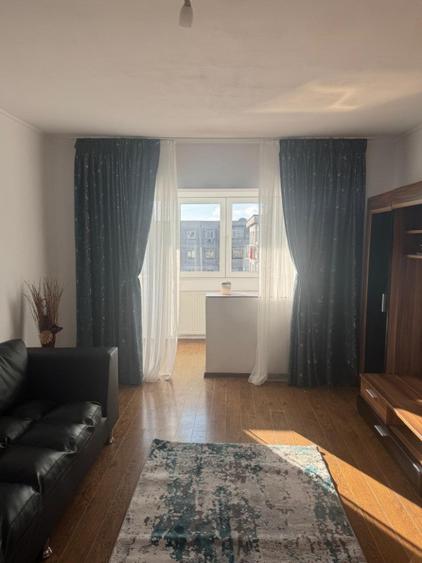 Apartament cu 3 camere decomandat în Paltiniș