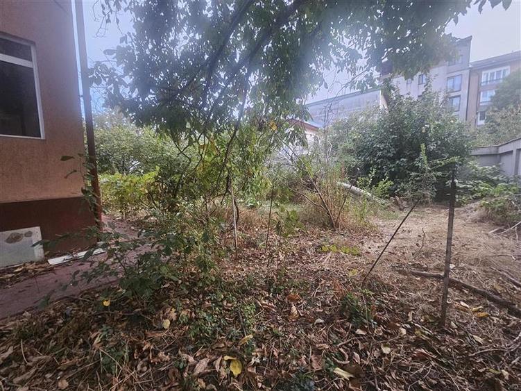 Casă individuală cu 6 camere cu Canalizare în Bucureștii Noi