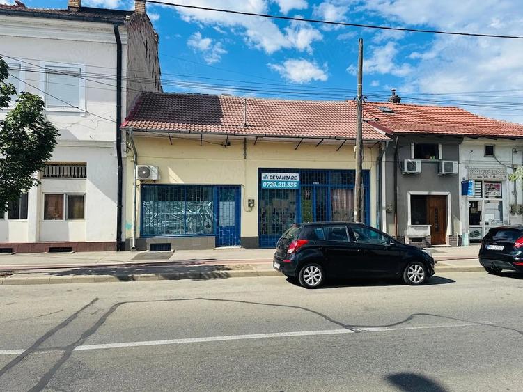 Casă cu Teren 360 Mp în Traian