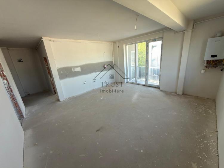 Apartament cu 2 camere semidecomandat în Florești
