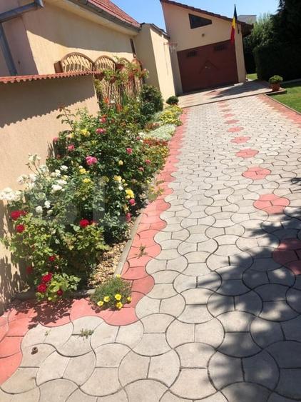 Casă individuală cu 6 camere cu Canalizare în Micro 17