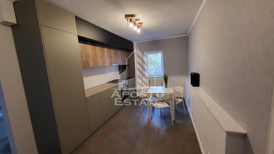 Apartament cu 3 camere decomandat, mobilat în Aradului