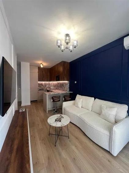 Apartament cu 2 camere decomandat în Baza 3