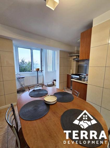 Apartament cu 3 camere decomandat în Faleza Nord