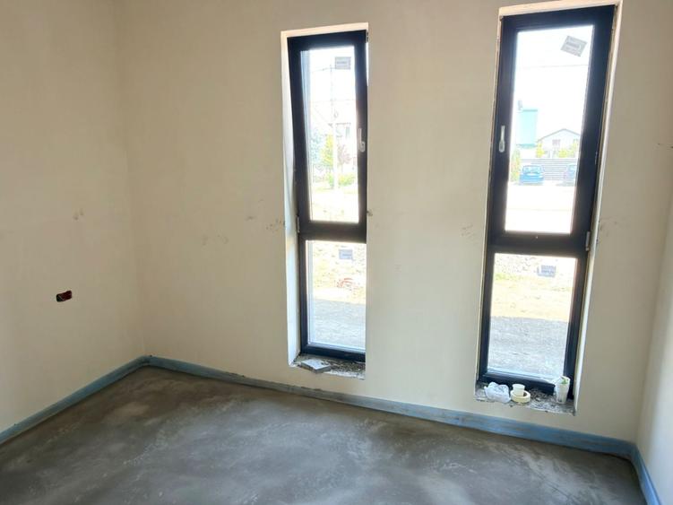 Duplex cu 4 camere cu Canalizare în Dumbrăvița