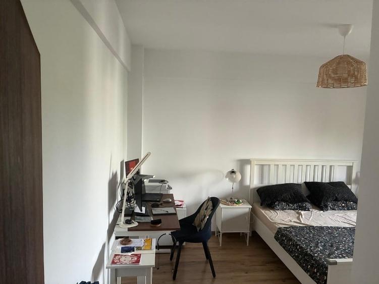 Apartament cu 3 camere decomandat, mobilat în Titan