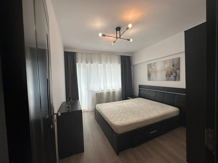 Apartament cu 4 camere decomandat, mobilat în Dacia