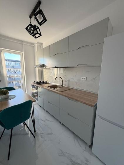 Inchiriez -garsoniera complet utilata-la prima inchiriere.Situata intr,un bloc nou.Et 5/6.centrala proprie.+loc de parcare subteran..Metrou-Berceni - 7