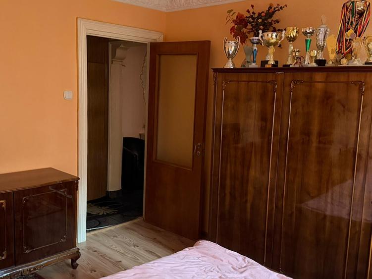 Apartament cu 3 camere decomandat în Km 4-5