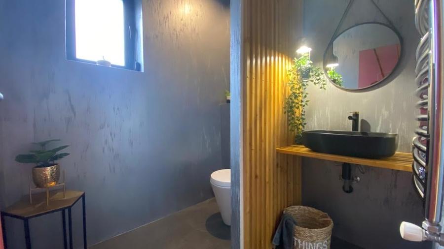 Casă individuală cu 5 camere cu Canalizare în Bascov