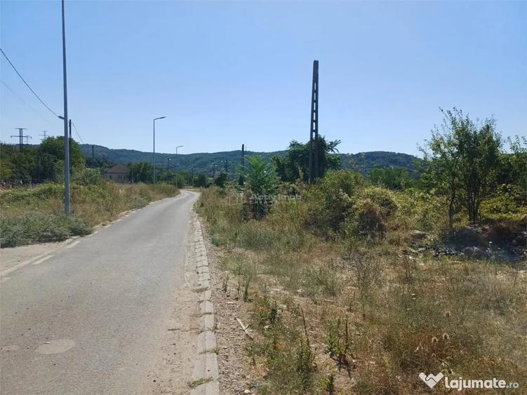 Resita, Teren Intravilan 473 Mp., Cu Utilitati, Zona Mociur - 2