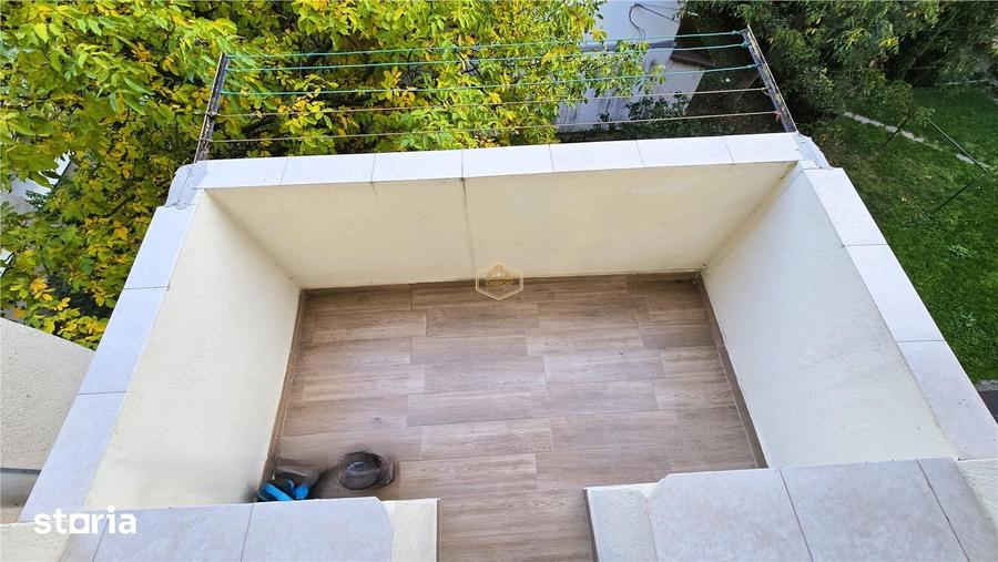 Apartament cu 3 camere decomandat în Micro 16