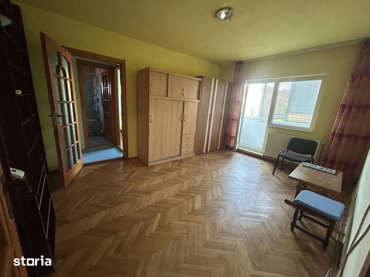 Apartament cu 2 camere semidecomandat în Soarelui