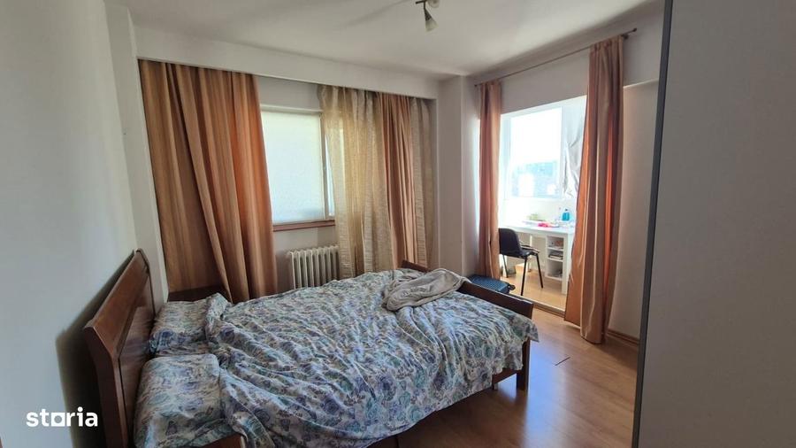 Apartament cu 3 camere semidecomandat, mobilat în Titan