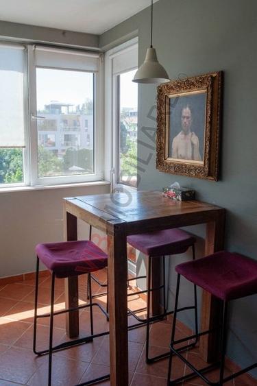 Apartament cu 6 camere decomandat în Aviatorilor