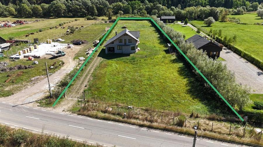 Casă individuală cu 5 camere cu Canalizare în Central