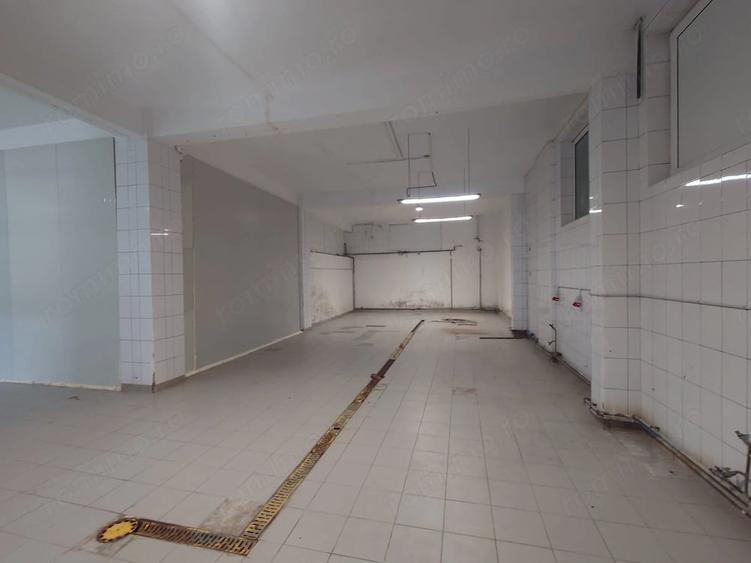 Spațiu comercial, de 220 mp, în Sânpetru