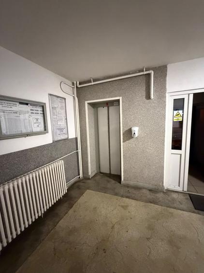 Garsonieră decomandată, mobilată în Decebal