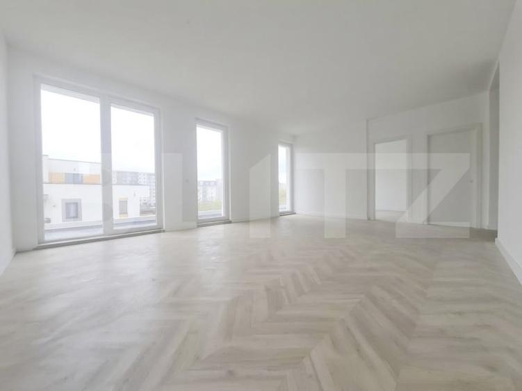 Penthouse cu 3 camere decomandat în Tractorul