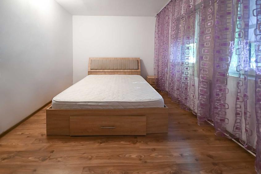 Apartament cu 2 camere semidecomandat în Rovine