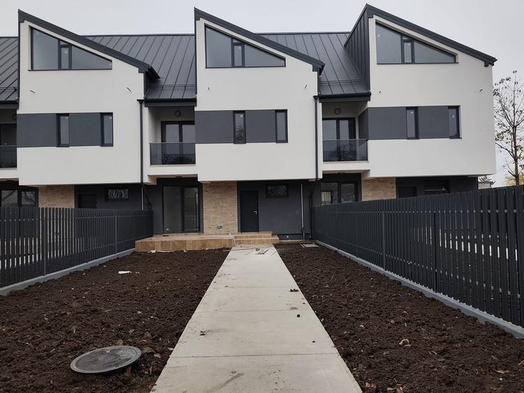 Duplex cu 5 camere cu Canalizare în Chiajna