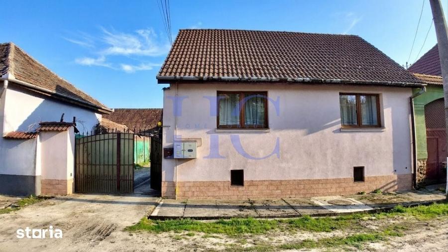 Casă cu 4 camere cu Teren 1622 Mp în Central