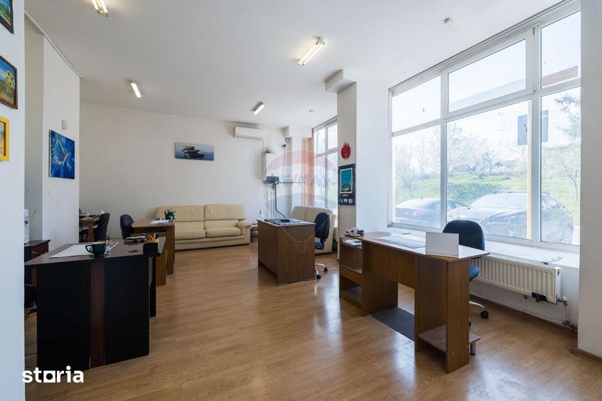 Spațiu comercial, de 38 mp, în Tractorul