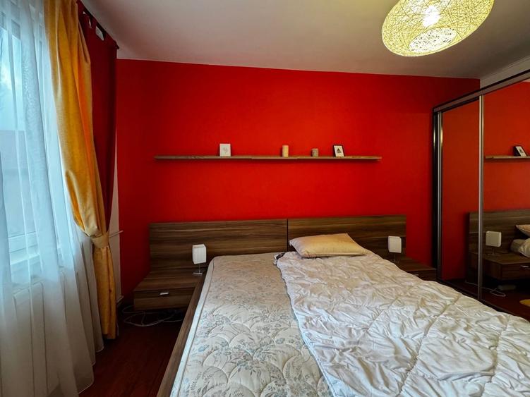 Apartament cu 2 camere semidecomandat, mobilat în Central