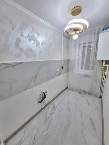 Apartament cu 3 camere semidecomandat în Tomis Nord