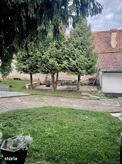 Casă cu 4 camere cu Teren 2178 Mp în Ațel