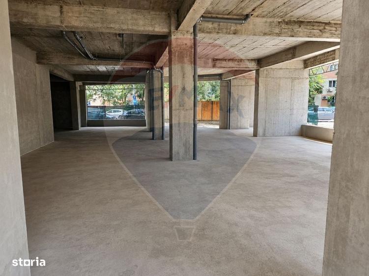 Spațiu comercial, de 274 mp, în Teiul Doamnei
