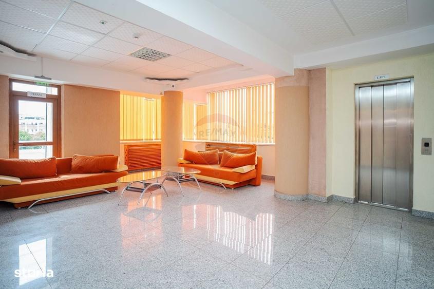 Spațiu comercial, de 1,855 mp, în Central