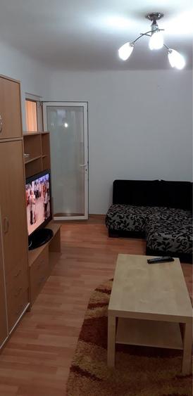 Garsonieră decomandată în 1 Mai