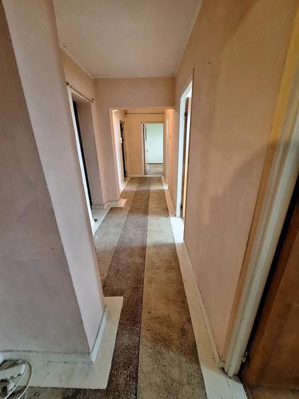 Apartament cu 3 camere decomandat în Dunărea