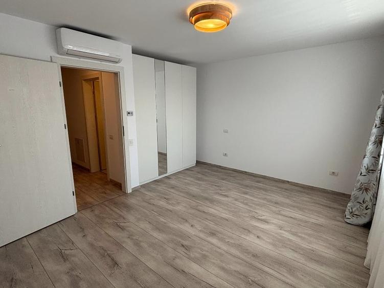 Duplex cu 3 camere cu Canalizare în Central